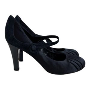 Pied A Terre Navy Pumps Womens Size 7
Dark Academia Corpcore Workwear Preppy